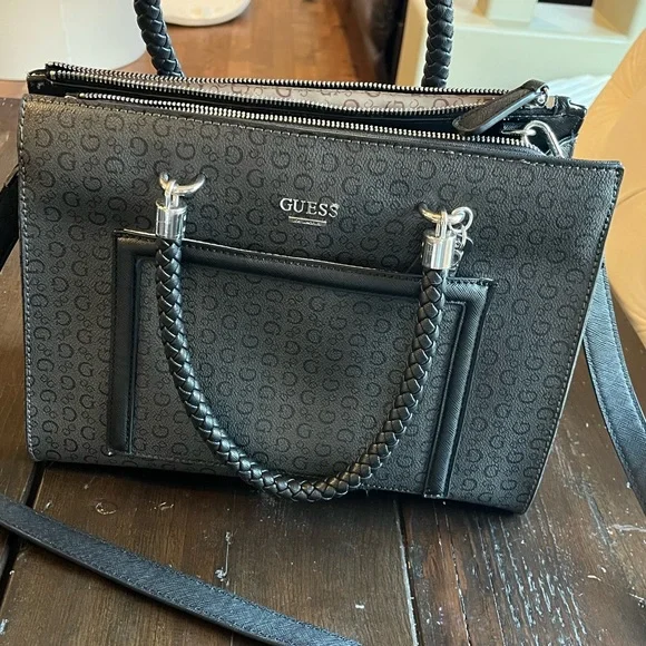 Guess | Bags | Guess Brand New Purse | Poshmark display picture 3